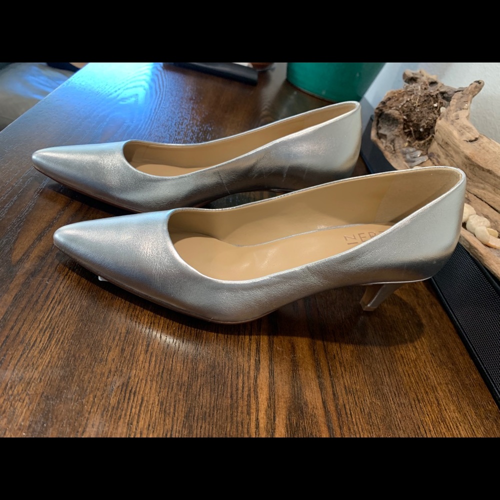 Naturalizer Silver “Beverly” Pump 6.5